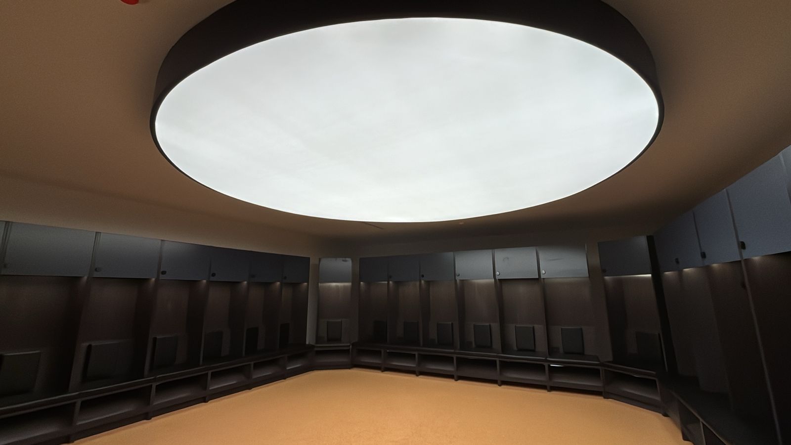 Vestidor estadio Banorte 3